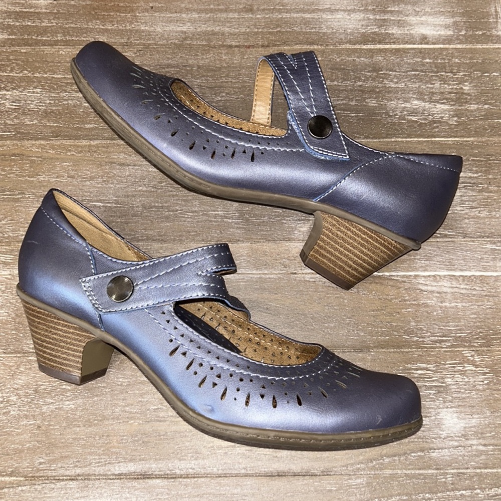 Earth Dione Mary-Jane Heels